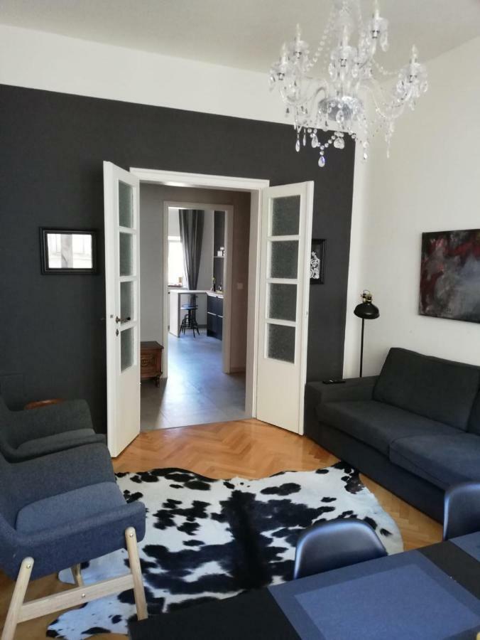 Luxury Old Town Apartment Pula Exterior foto